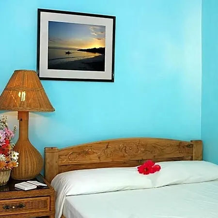 Masamayor\'S Beach House And Resort
